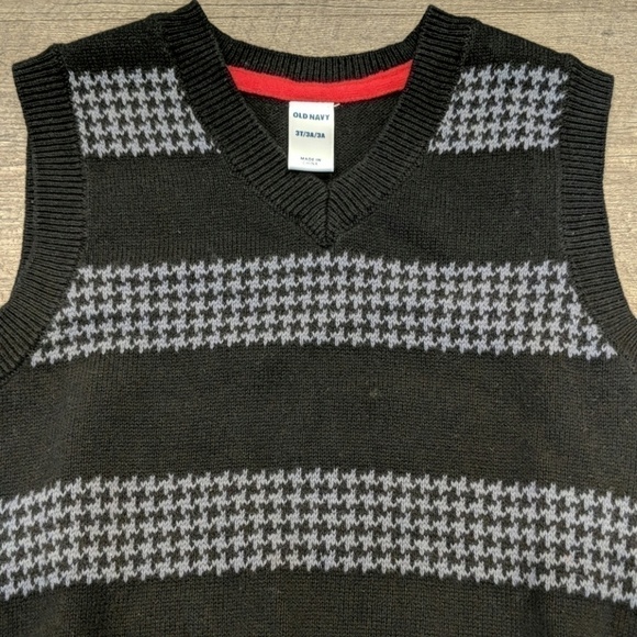 Old Navy Boys Black and Gray Houndstooth Sweater Vest Size 3T EUC - Picture 3 of 4